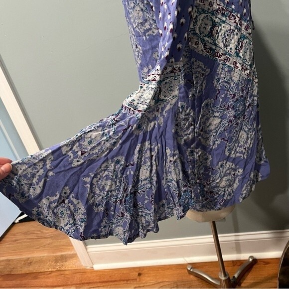 Free People Purple Paisley Split Neck Button Front Bell Sleeve Blouse Size XS - Picture 7 of 8